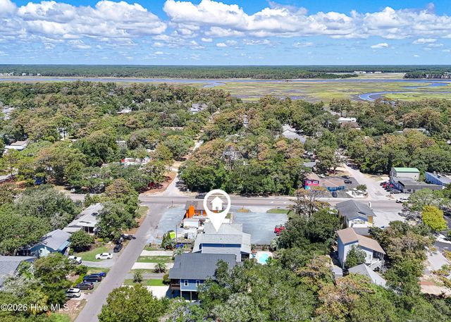 316 SE 79th Street, Oak Island, NC 28465