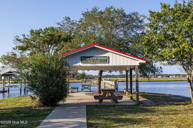 316 SE 79th Street, Oak Island, NC 28465