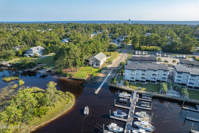 316 SE 79th Street, Oak Island, NC 28465