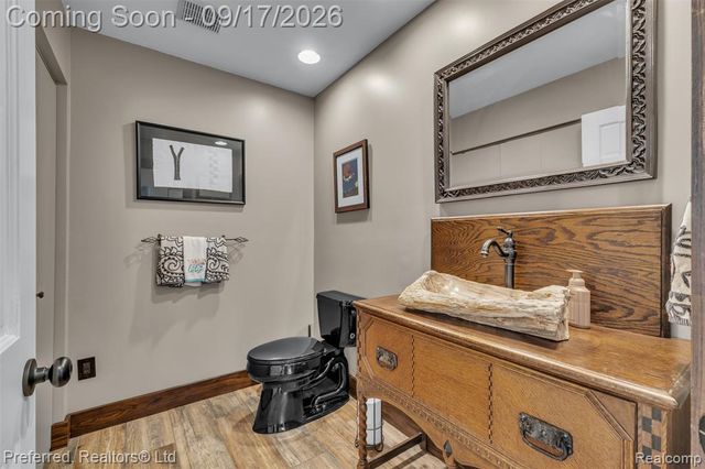 47 Peggy Avenue, Pontiac, MI 48341