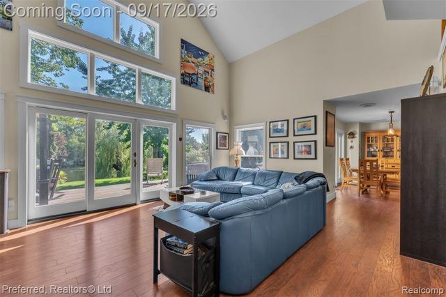 47 Peggy Avenue, Pontiac, MI 48341