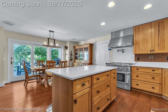 47 Peggy Avenue, Pontiac, MI 48341