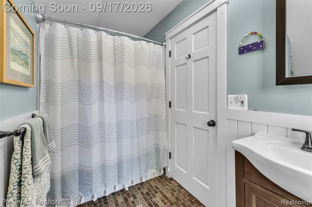 47 Peggy Avenue, Pontiac, MI 48341