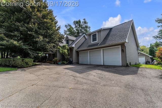 47 Peggy Avenue, Pontiac, MI 48341