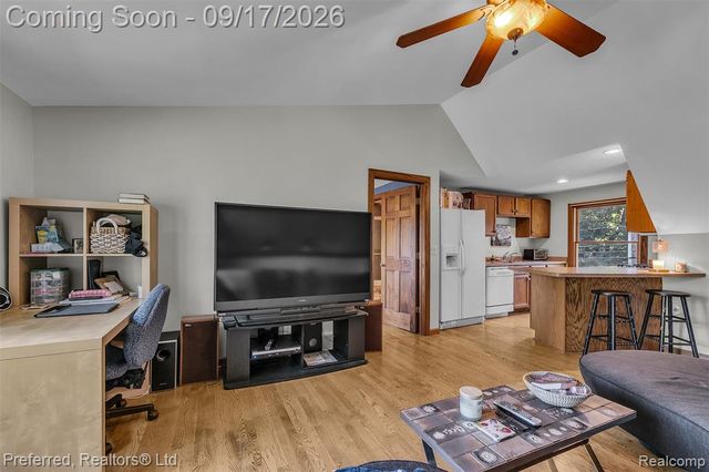 47 Peggy Avenue, Pontiac, MI 48341
