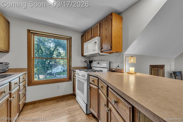 47 Peggy Avenue, Pontiac, MI 48341