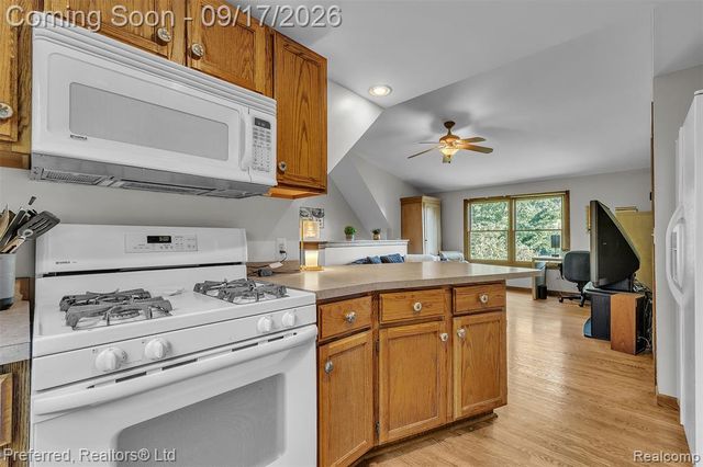 47 Peggy Avenue, Pontiac, MI 48341