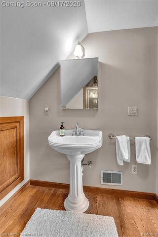 47 Peggy Avenue, Pontiac, MI 48341