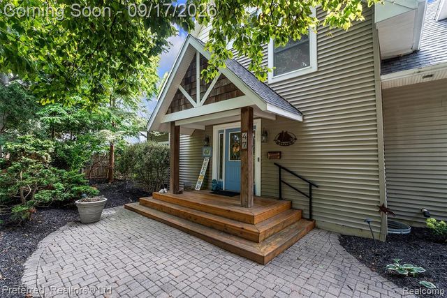 47 Peggy Avenue, Pontiac, MI 48341
