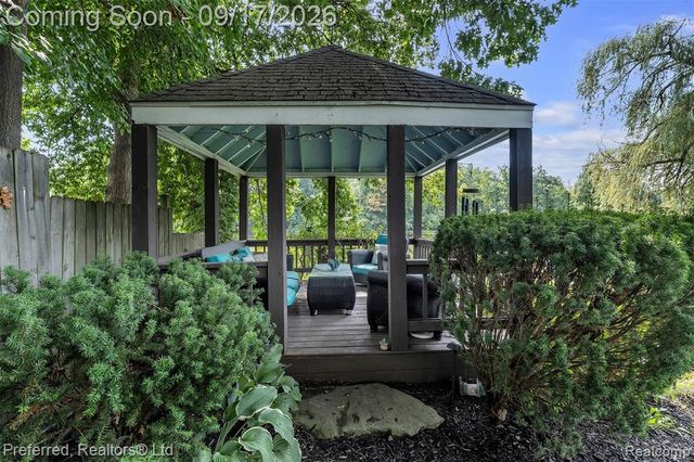 47 Peggy Avenue, Pontiac, MI 48341