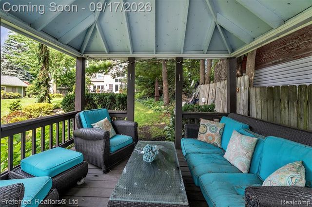 47 Peggy Avenue, Pontiac, MI 48341