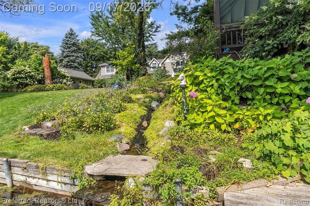 47 Peggy Avenue, Pontiac, MI 48341