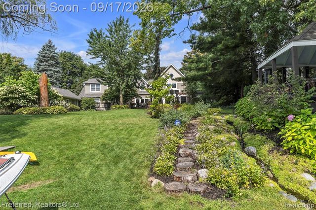 47 Peggy Avenue, Pontiac, MI 48341