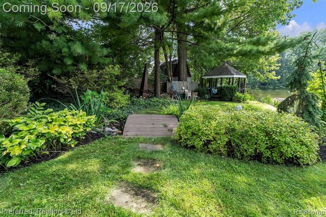 47 Peggy Avenue, Pontiac, MI 48341