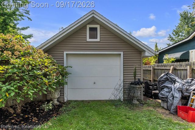47 Peggy Avenue, Pontiac, MI 48341