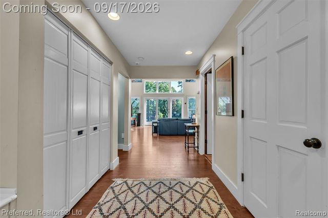 47 Peggy Avenue, Pontiac, MI 48341
