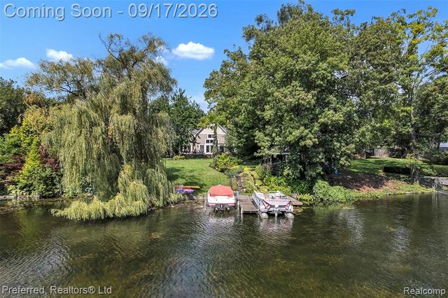47 Peggy Avenue, Pontiac, MI 48341
