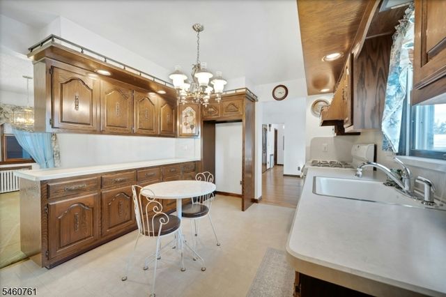 230 Lincoln Pl, Garfield City, NJ 07026