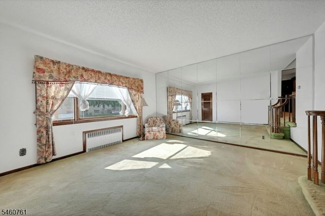 230 Lincoln Pl, Garfield City, NJ 07026