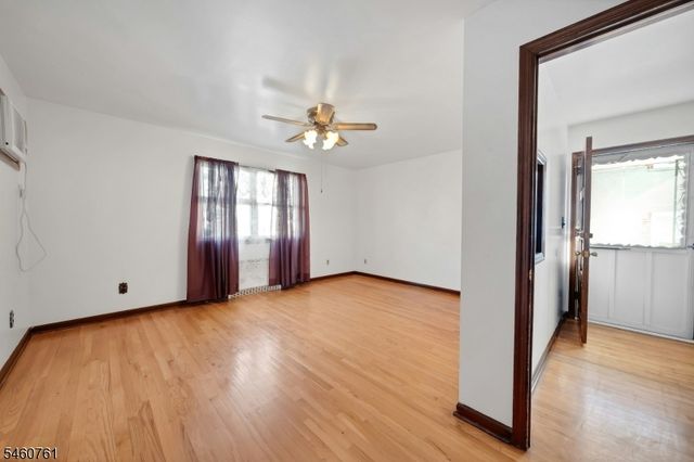 230 Lincoln Pl, Garfield City, NJ 07026