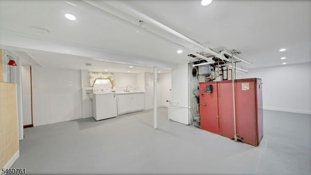 230 Lincoln Pl, Garfield City, NJ 07026