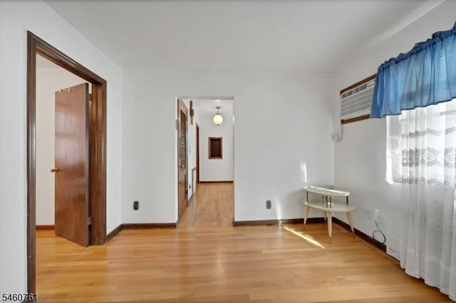 230 Lincoln Pl, Garfield City, NJ 07026