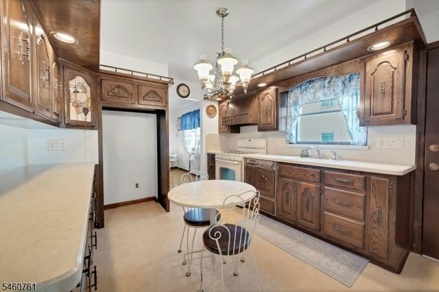 230 Lincoln Pl, Garfield City, NJ 07026