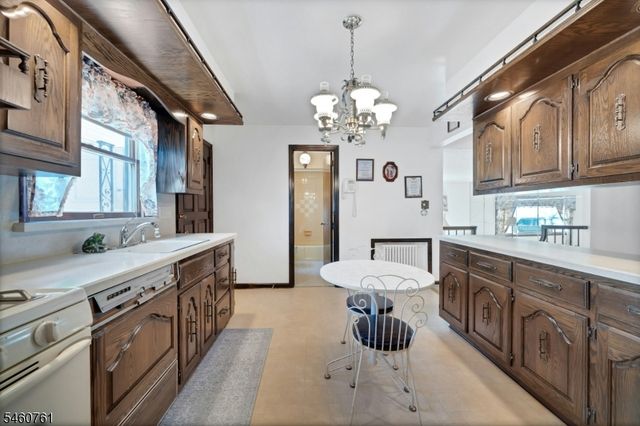 230 Lincoln Pl, Garfield City, NJ 07026