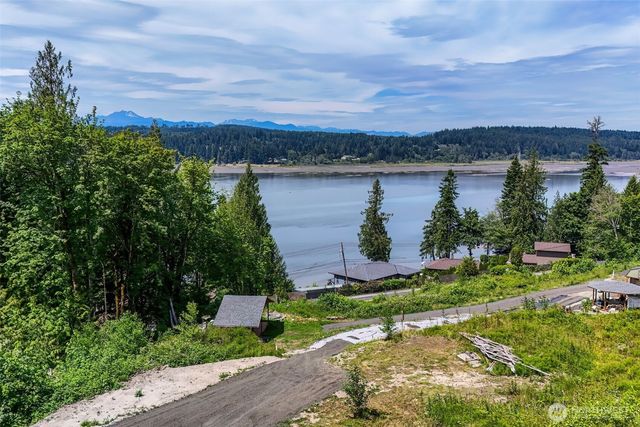 200 E Cove Drive, Belfair, WA 98528