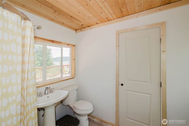 200 E Cove Drive, Belfair, WA 98528