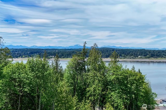 200 E Cove Drive, Belfair, WA 98528