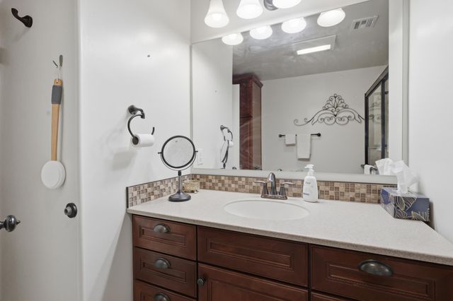 743 Alvarado Drive SE, Albuquerque, NM 87108