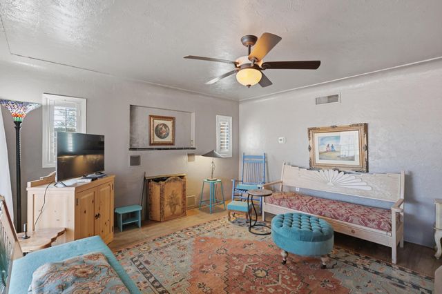 743 Alvarado Drive SE, Albuquerque, NM 87108