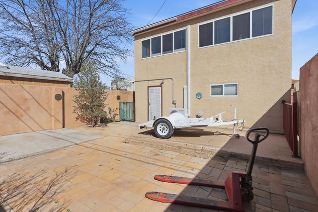 743 Alvarado Drive SE, Albuquerque, NM 87108