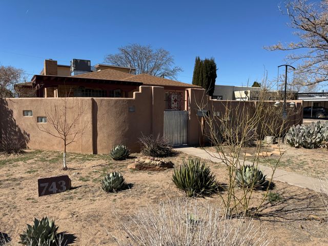 743 Alvarado Drive SE, Albuquerque, NM 87108