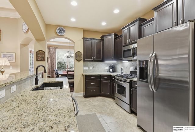 5802 N 158th Street, Omaha, NE 68116