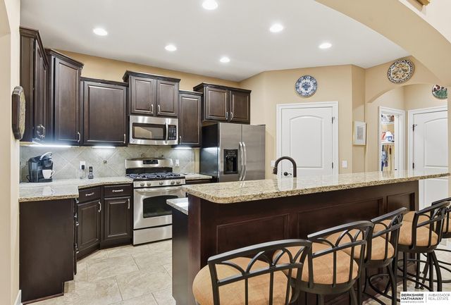 5802 N 158th Street, Omaha, NE 68116
