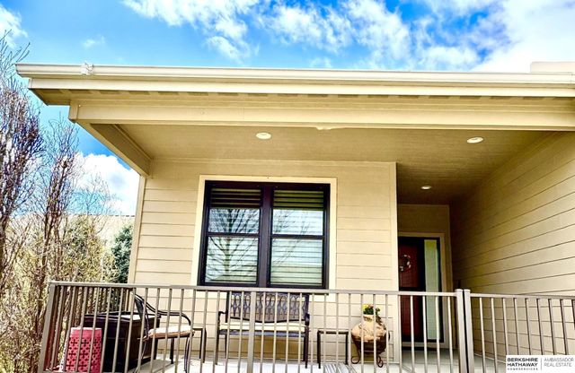 5802 N 158th Street, Omaha, NE 68116