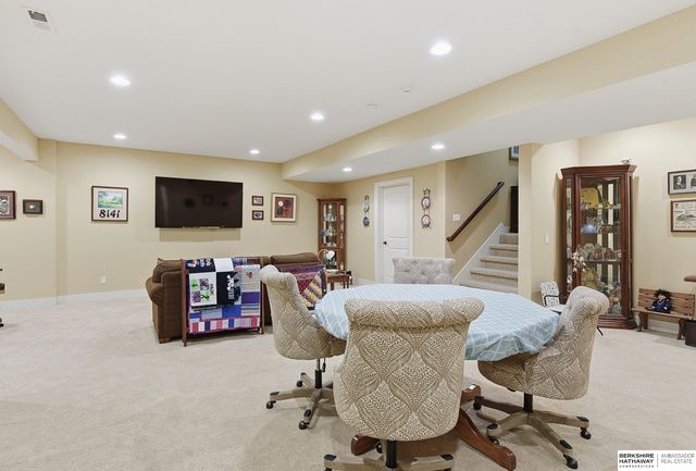 5802 N 158th Street, Omaha, NE 68116