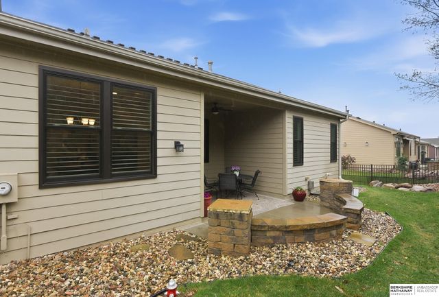 5802 N 158th Street, Omaha, NE 68116