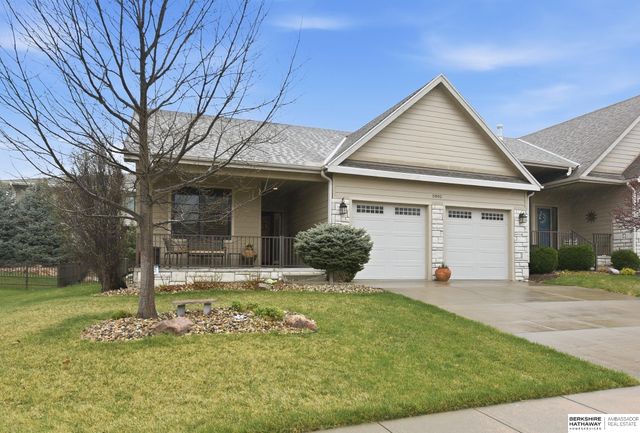 5802 N 158th Street, Omaha, NE 68116