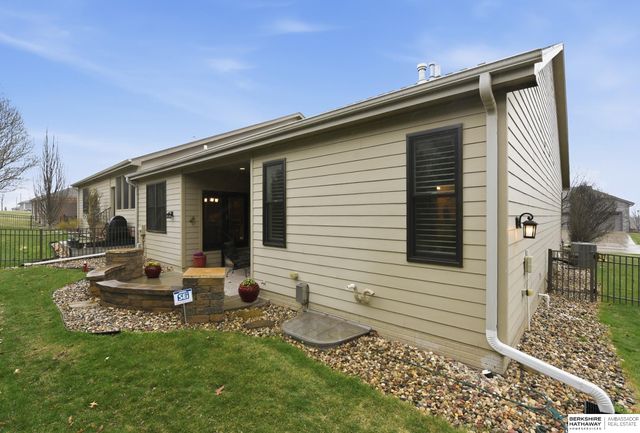 5802 N 158th Street, Omaha, NE 68116