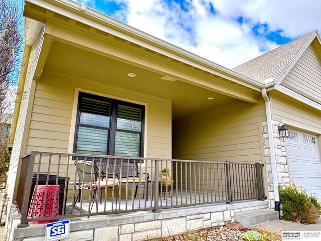 5802 N 158th Street, Omaha, NE 68116