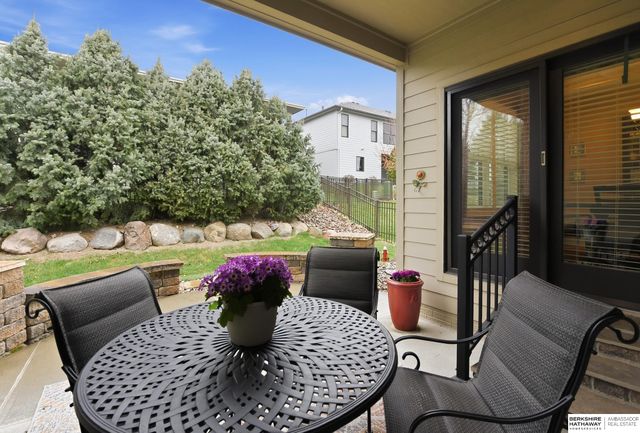 5802 N 158th Street, Omaha, NE 68116