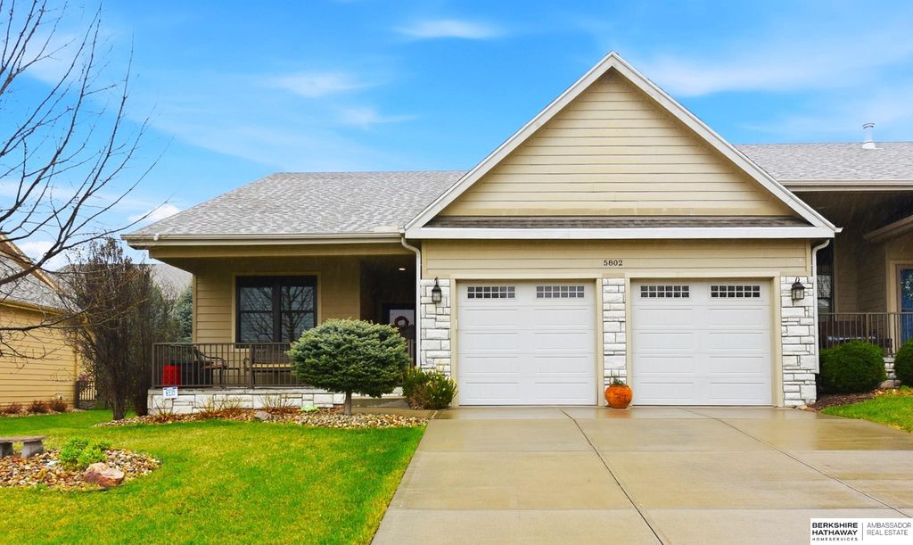 5802 N 158th Street, Omaha, NE 68116