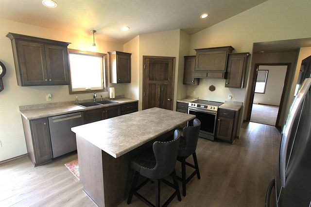 1006 MENDOTA DRIVE, Green Bay, WI 54311