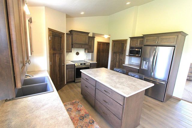 1006 MENDOTA DRIVE, Green Bay, WI 54311