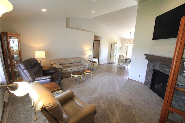 1006 MENDOTA DRIVE, Green Bay, WI 54311