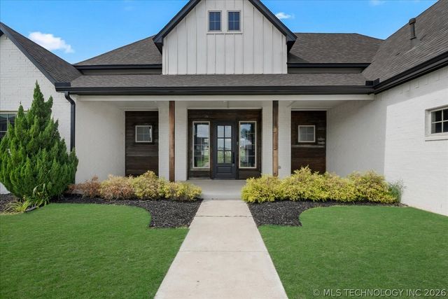 4881 W 77th Street S, Tulsa, OK 74132