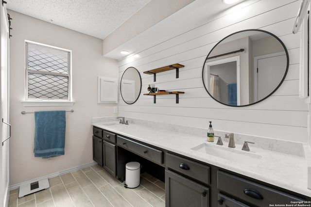 7306 PARK WEST DR, San Antonio, TX 78250